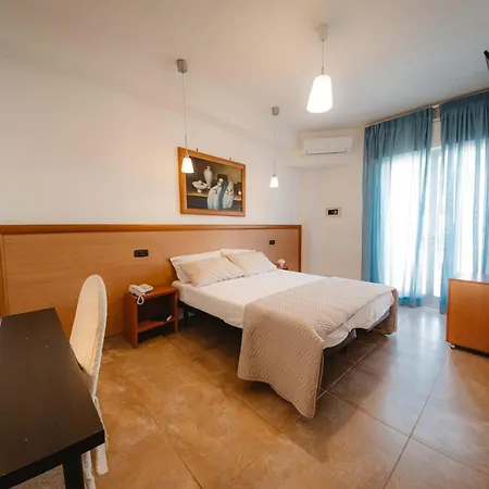 Hotel Accord Le Rose 4*