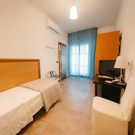 Hotel Accord Le Rose Palagiano