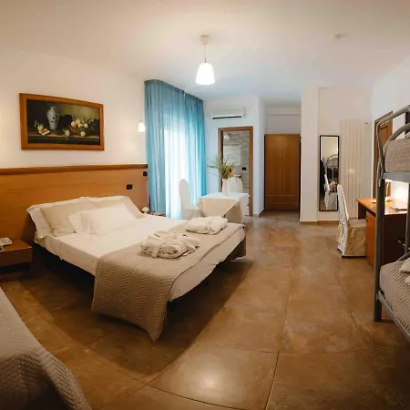 Hotel Accord Le Rose Palagiano
