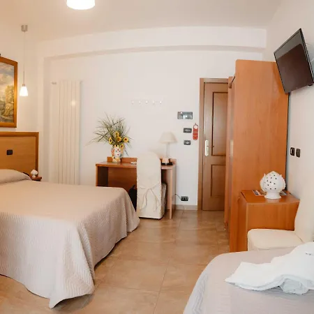 Hotel Accord Le Rose 4*